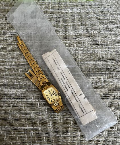 Новые женские часы Луч