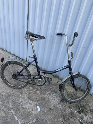 Складной подростковый велосипед после полной реконструкции-поставлена большая советская ведущая звёздочка и педали тоже от взрослого! И также задняя взрослая звёздочка!