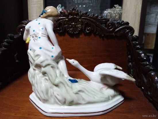 Статуэтка СССР,есть дефект.