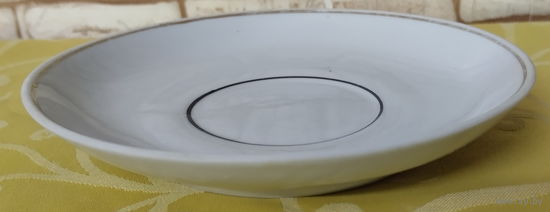 Блюдце эпохи СССР. Барановский фарфоровый завод (Барановка), 1970-1991 гг