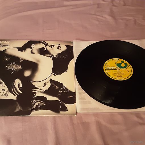 SCORPIONS - 1984 - LOVE AT FIRST STING (EUROPE) LP