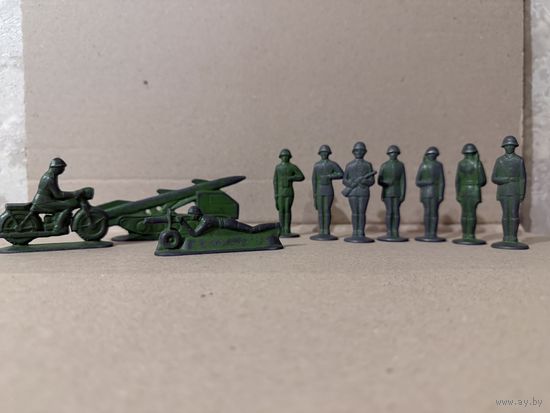Советские оловянные солдатики игрушка СССР металл. одним лотом