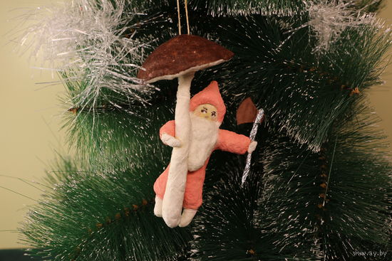 Ёлочная игрушка папье-маше, "Гном дровосек".