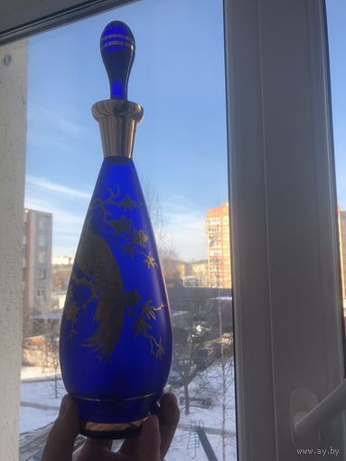 Графин. Синее стекло, позолота.(дефект:склейка пробки).