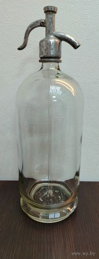 Винтажный сифон для газировонной воды времен СССР