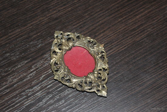 Настенная, миниатюрная, интерьерная, латунная фоторамка.