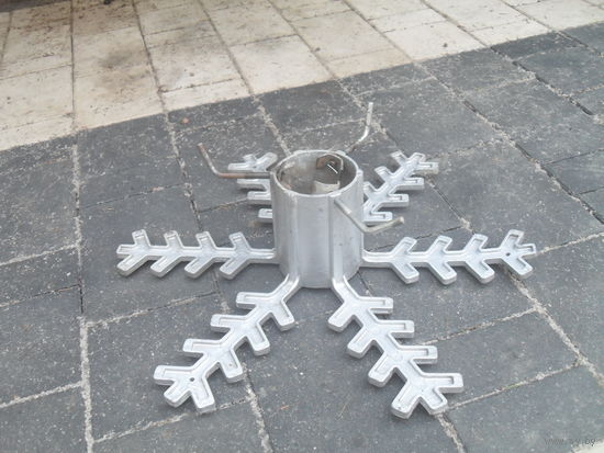 Подставка под елку.Алюминий.