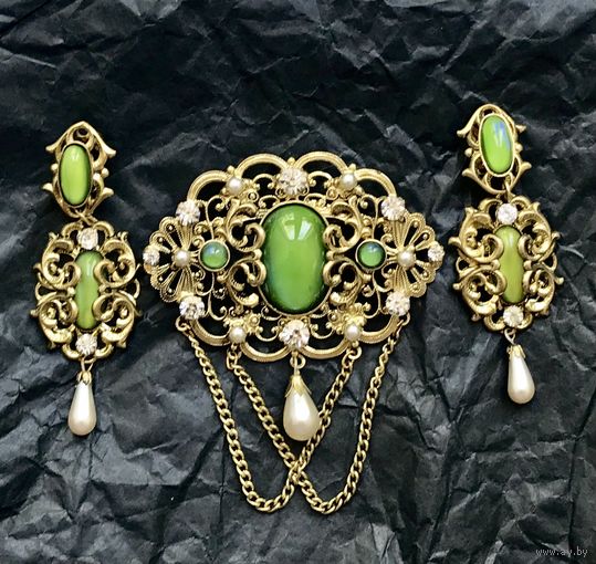 Брошь и клипсы комплект
