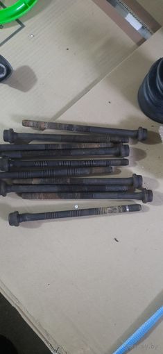 Комплект болтов ГБЦ пежо 405 1.8 бензин