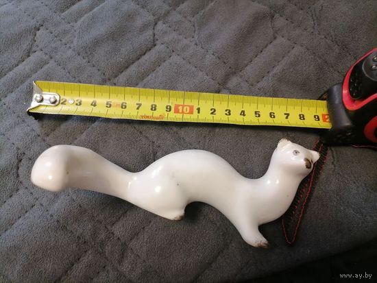 Фарфоровая статуэтка горностай