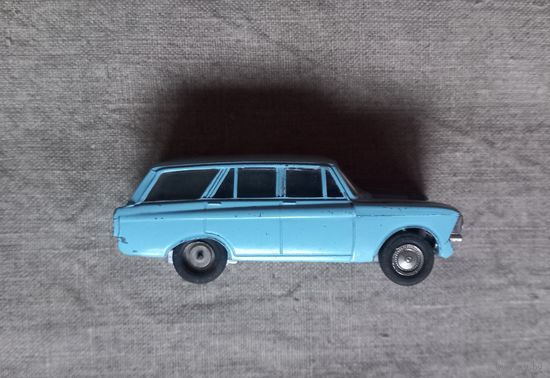 С рубля модель 1/43 Москвич 427  сделано в СССР на запчасть