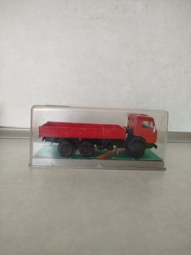 Коллекционные модели машинок. СССР. Масштаб 1:43. КамАЗ. С рубля, без МЦ.