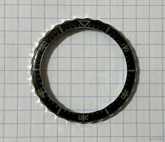 Безель от наручных часов.