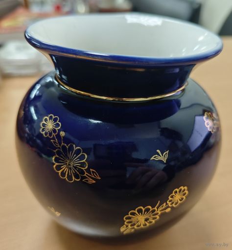 Вазочка СССР, ЛФЗ, автор Яковлева, 1950-е гг. Фарфор, кобальт, позолота