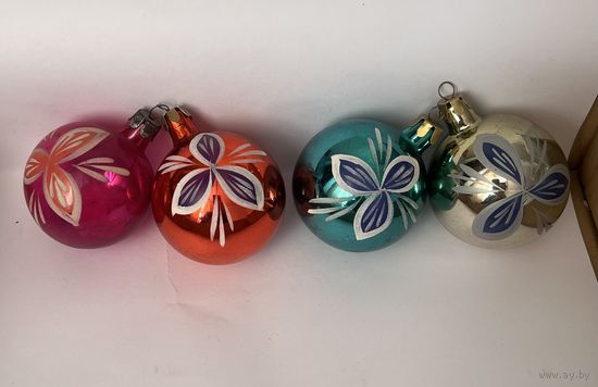 Елочные игрушки шар СССР цена за все К.15