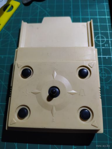 Электроника ИМ-26. Блок управления. Нет крышки батарейного отсека и контактов.