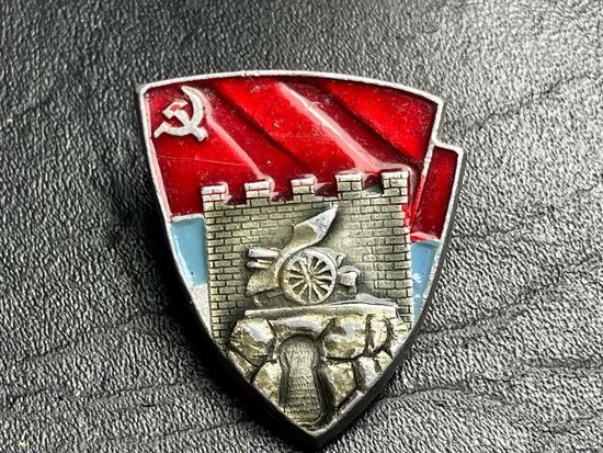 Значок "Памятник арсенальцам, Киев".
