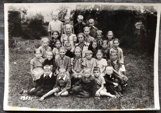 Фото школьников. Острошицкий городок. 1953 г. 12х17 см.