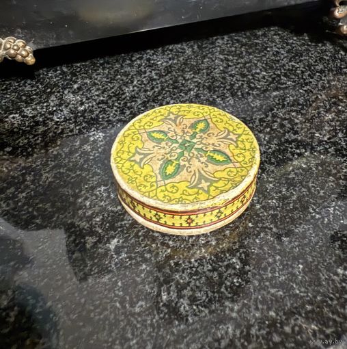 Винтажная миниатюрная коробочка с пудрой Дзинтарас 1960-е года СССР