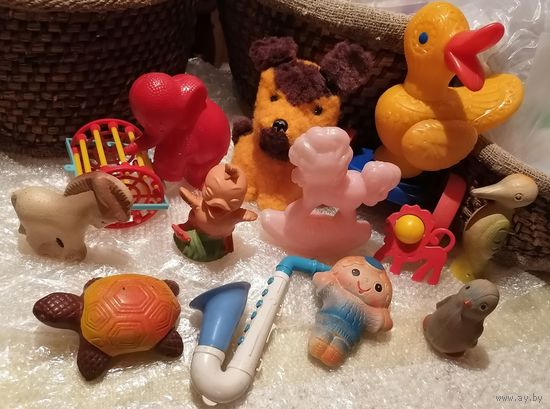 Игрушки советского детства СССР и ГДР. Цены в описании