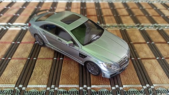 Mercedes-Benz Brabus Rocket 800 (2012) Minichamps 437032031
