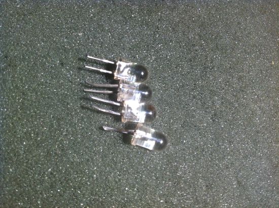 Светодиод, диаметр 5мм (б/у,цена за 1шт)