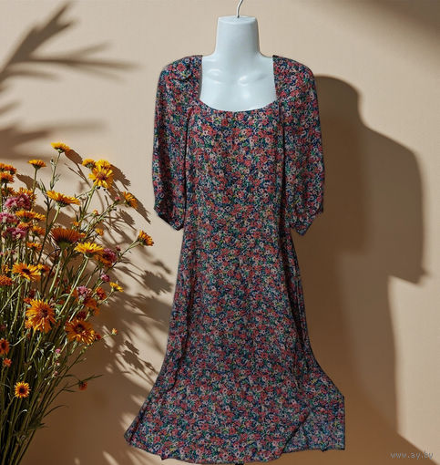 Платье с цветочным принтом