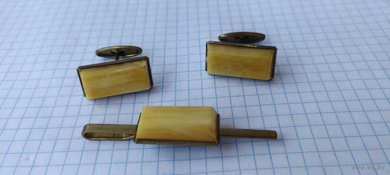 Зажим для галстука и запонки. Янтарь?
