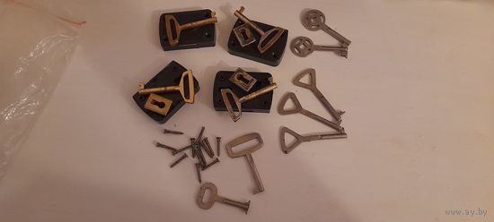 Ключи и замки мебельные. СССР.