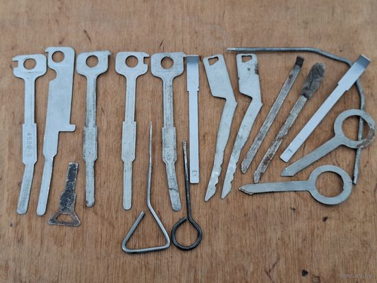 Сьемники -набор.Для снятия любых магнитол и центров с авто .