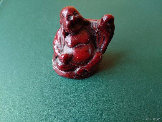 Фигурка нэцкэ.