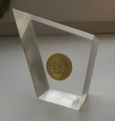 Сувенир настольный (призмоид) Ленин 100 лет со дня рождения. СССР