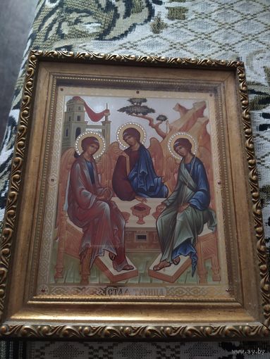Икона Троица с золотыми ризами очень красивая  28/22