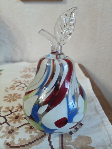 Груша из цветного стекла