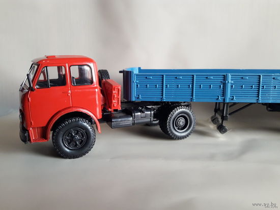 МАЗ-504+п/п МАЗ-9380 (1981 год) НАП 1:43 Обмен возможен Наш Автопром