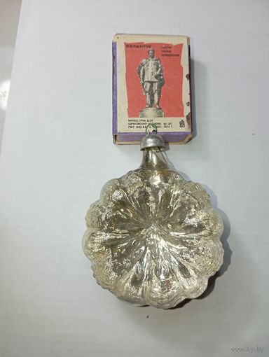 Игрушка на ёлку , Снежинка , винтаж , стекло , СССР . С рубля