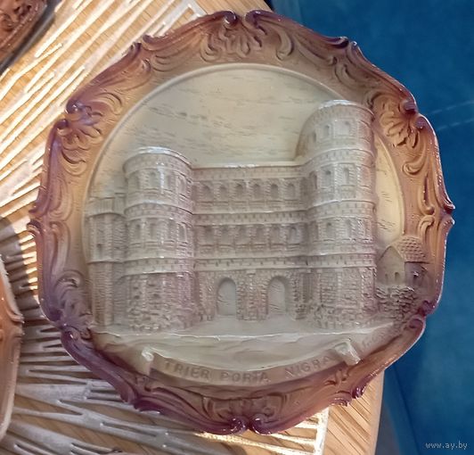 Сувенирная тарелочка ''Trier Porta Nigra'' из Германии