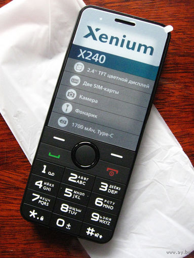 Кнопочный сотовый телефон Xenium X240