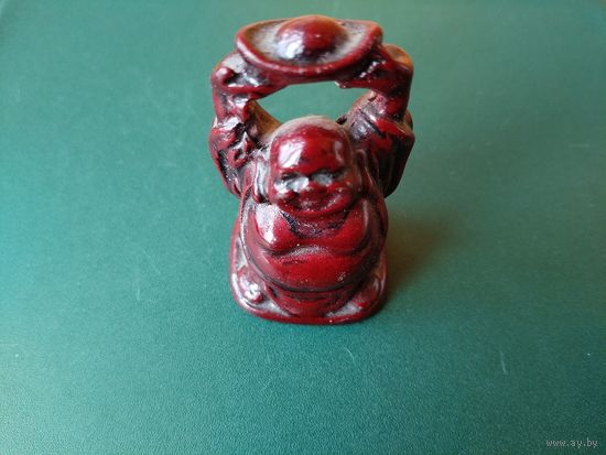 Фигурка нэцкэ.