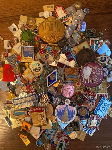 400+ значков одним лотом: 100+ спортивных, есть тяжёлые, без повторений. Старт с 1 рубля