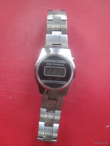 Часы "ЭЛЕКТРОНИКА-5" с браслетом.Не рабочие.
