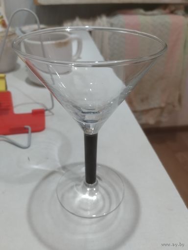 Бокал для коктейля.