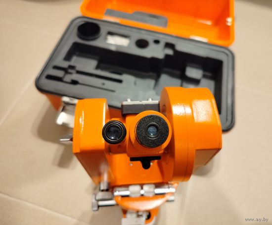 Теодолит Leica Swiss T06