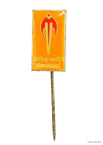 Значок с Чемпионата мира по прыжкам на лыжах с трамплина, проходившего в Оберстдорфе, Германия, в 1981 году