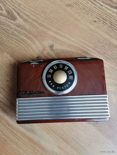 Радиоприемник ламповый. RCA VICTOR B - 411