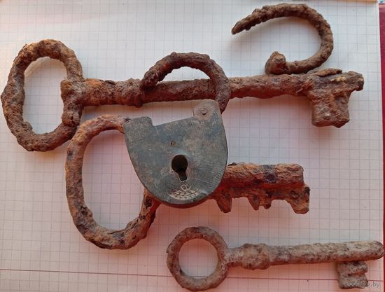 Ключи 7 штук, замок, сборный лот