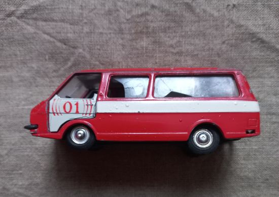 С рубля модель СССР Раф на запчасти