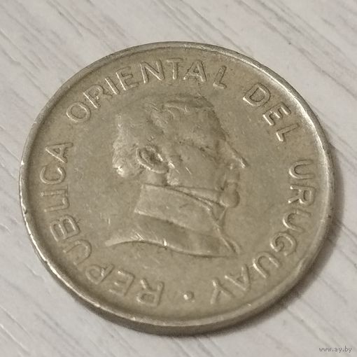 Уругвай 2 песо 1994г.