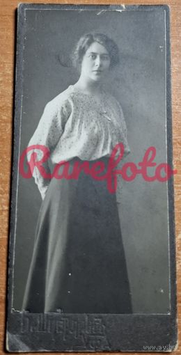 1910-е Визит-портрет узкий формат девушка типаж ретро студийное фото фотограф Б.Шперлинг Уфа