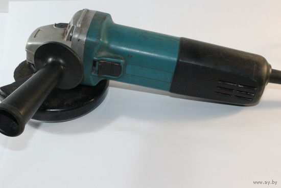 Угловая шлифмашина Makita 9558HN